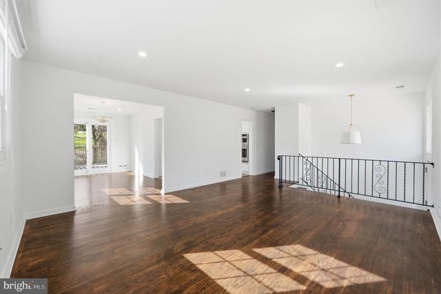 448 SUMMERS DR, Alexandria, VA 22301