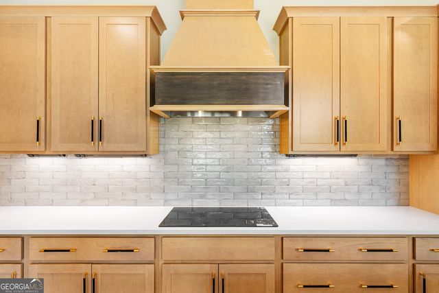 28 South Pointe Drive, Hartwell, GA 30643