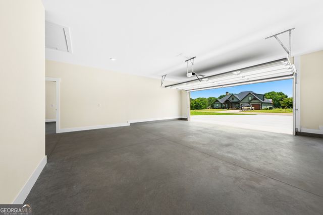 28 South Pointe Drive, Hartwell, GA 30643