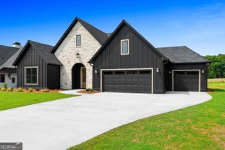 28 South Pointe Drive, Hartwell, GA 30643