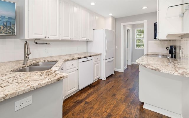 7632 BERGAMO AVENUE, Sarasota, FL 34238