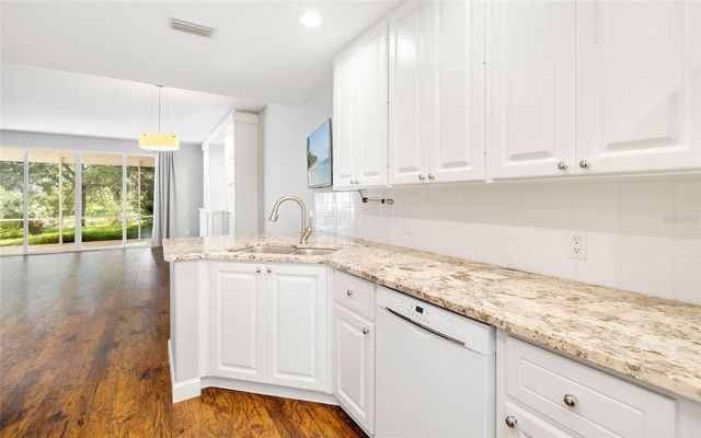 7632 BERGAMO AVENUE, Sarasota, FL 34238