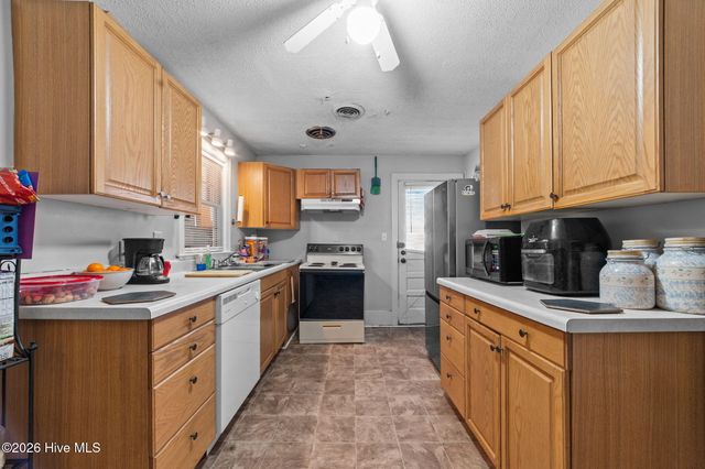 2801 Jefferson Drive A & B, Greenville, NC 27858