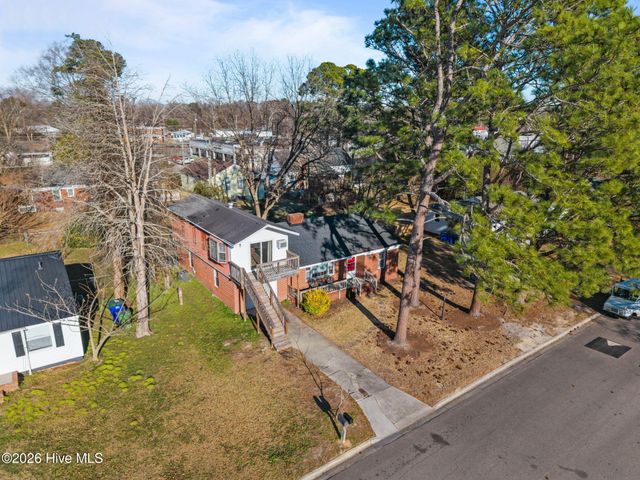 2801 Jefferson Drive A & B, Greenville, NC 27858