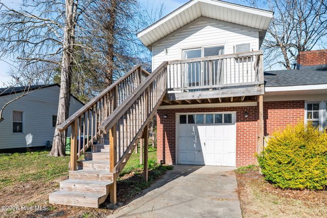 2801 Jefferson Drive A & B, Greenville, NC 27858