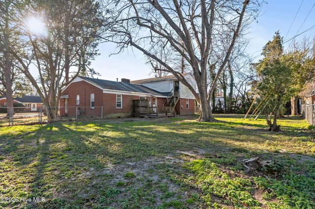 2801 Jefferson Drive A & B, Greenville, NC 27858