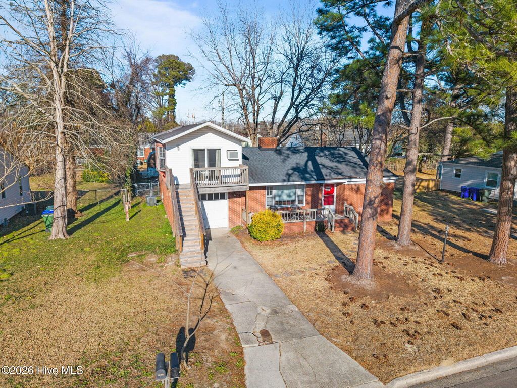 2801 Jefferson Drive A & B, Greenville, NC 27858