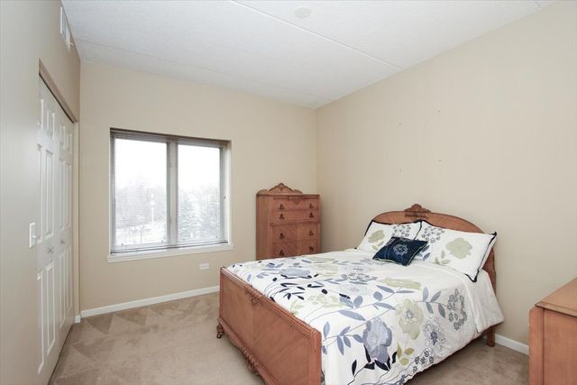 855 E 22nd Street 304, Lombard, IL 60148