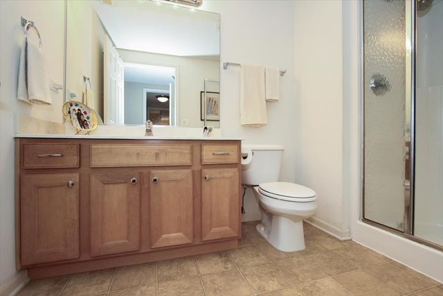 855 E 22nd Street 304, Lombard, IL 60148