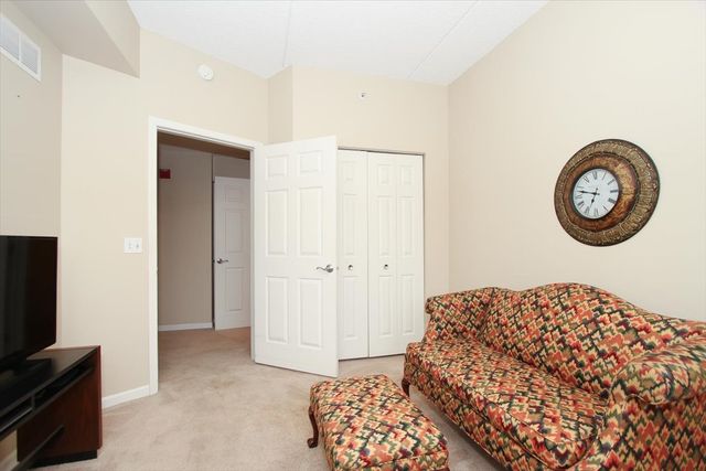 855 E 22nd Street 304, Lombard, IL 60148