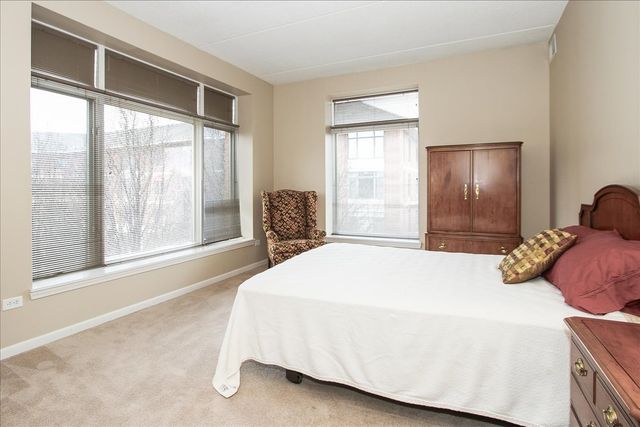 855 E 22nd Street 304, Lombard, IL 60148