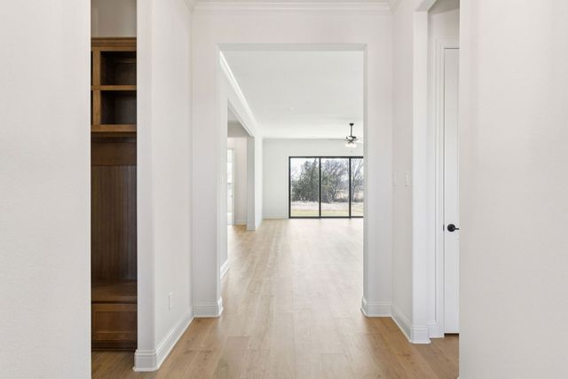 7008 Valley View Drive, Joshua, TX 76058