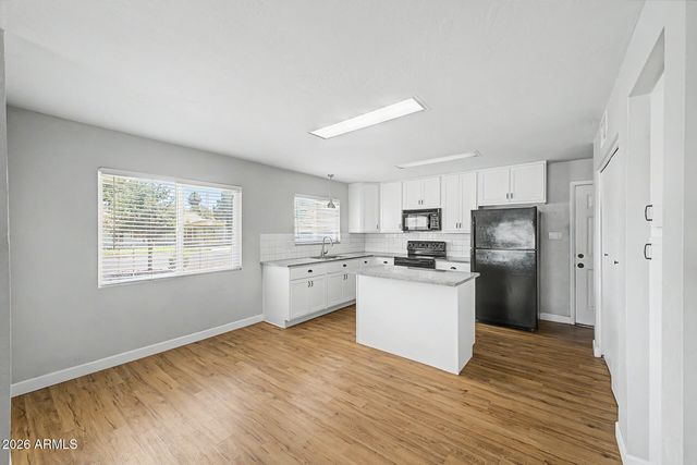 5938 W OCOTILLO Road, Glendale, AZ 85301