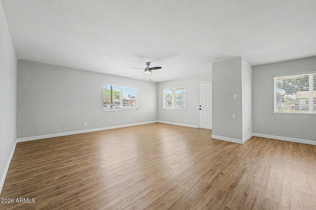 5938 W OCOTILLO Road, Glendale, AZ 85301