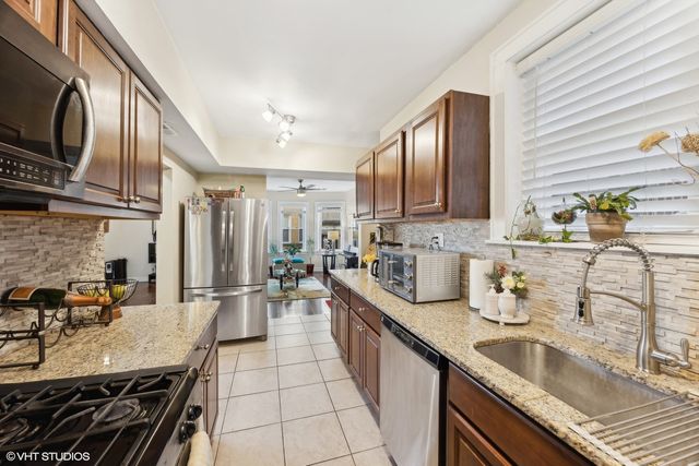 5101 W Montana Street 3, Chicago, IL 60639