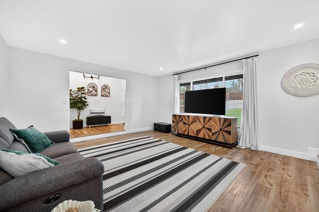 5107 Bellwood Way, Carmichael, CA 95608