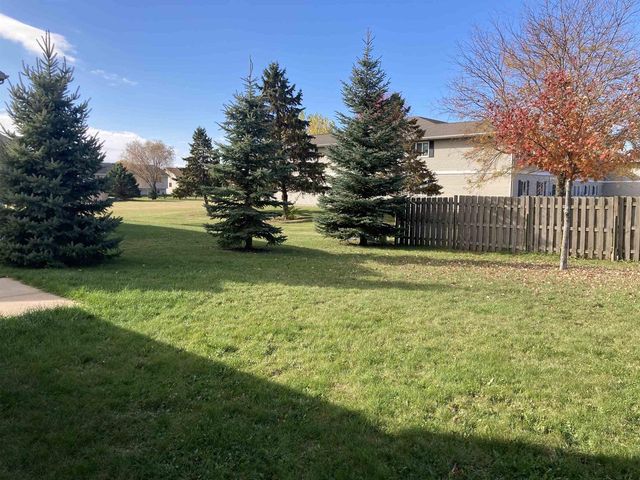 1701 MEADOWVIEW LANE, Little Chute, WI 54140