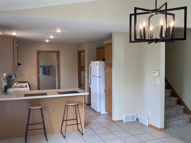 1701 MEADOWVIEW LANE, Little Chute, WI 54140