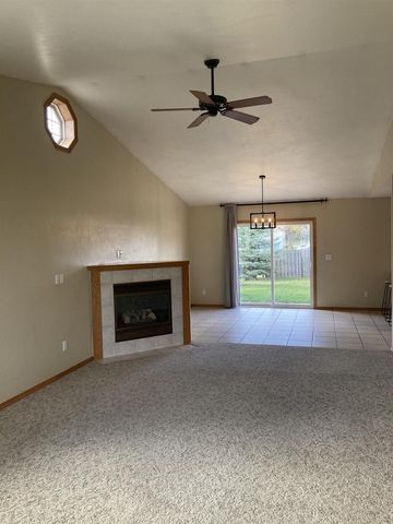 1701 MEADOWVIEW LANE, Little Chute, WI 54140