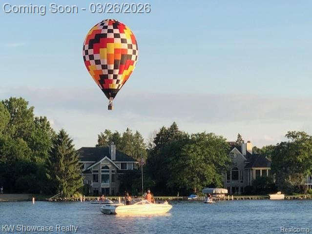 8559 Pine Cove Drive, Commerce Twp, MI 48382