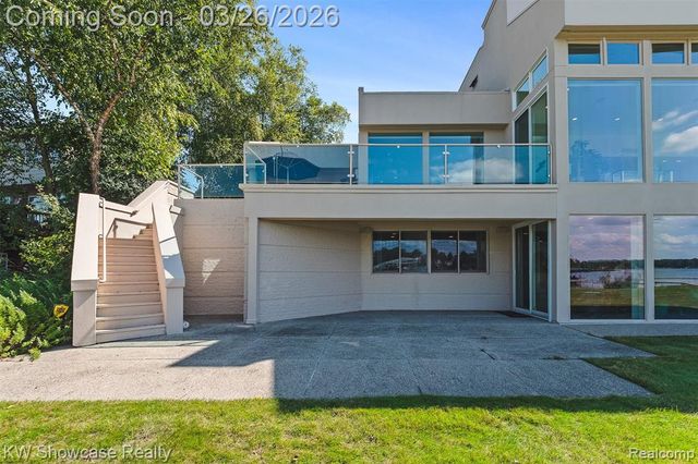 8559 Pine Cove Drive, Commerce Twp, MI 48382