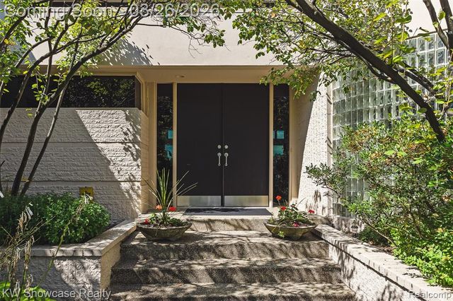 8559 Pine Cove Drive, Commerce Twp, MI 48382