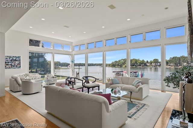 8559 Pine Cove Drive, Commerce Twp, MI 48382