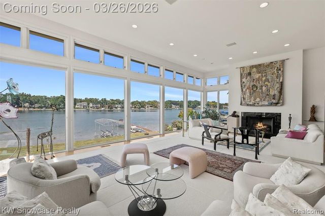 8559 Pine Cove Drive, Commerce Twp, MI 48382