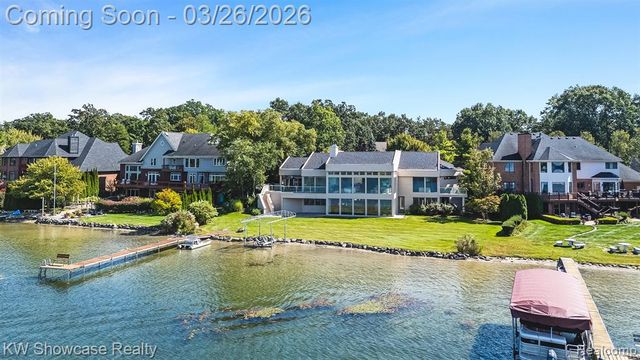 8559 Pine Cove Drive, Commerce Twp, MI 48382