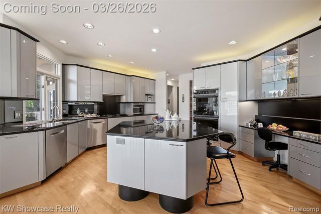 8559 Pine Cove Drive, Commerce Twp, MI 48382