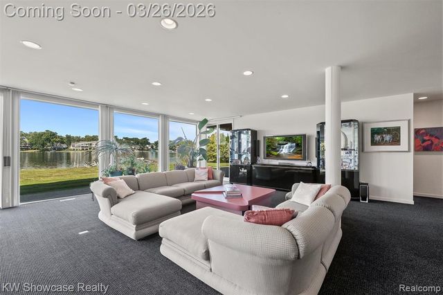 8559 Pine Cove Drive, Commerce Twp, MI 48382