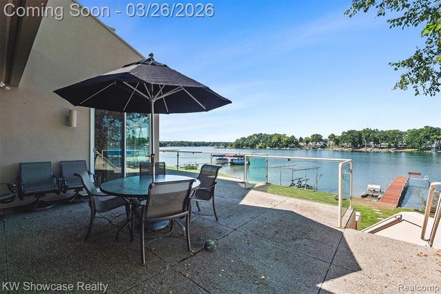 8559 Pine Cove Drive, Commerce Twp, MI 48382