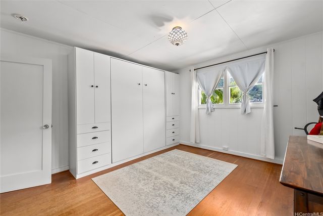 3017 Lanikaula Place, Honolulu, HI 96822