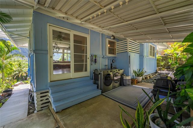 3017 Lanikaula Place, Honolulu, HI 96822