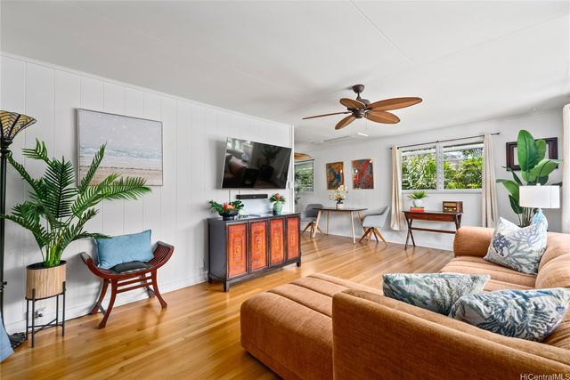 3017 Lanikaula Place, Honolulu, HI 96822