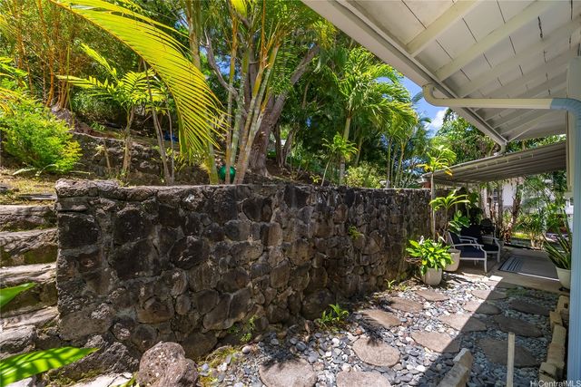 3017 Lanikaula Place, Honolulu, HI 96822