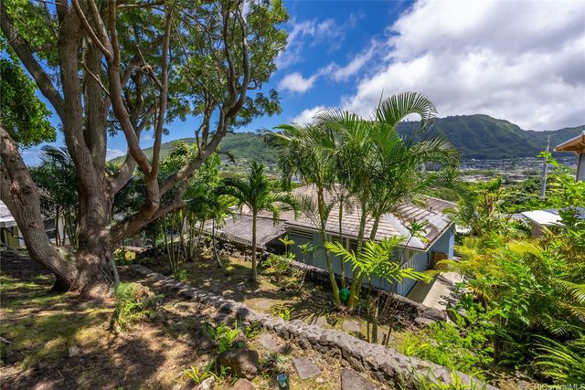 3017 Lanikaula Place, Honolulu, HI 96822
