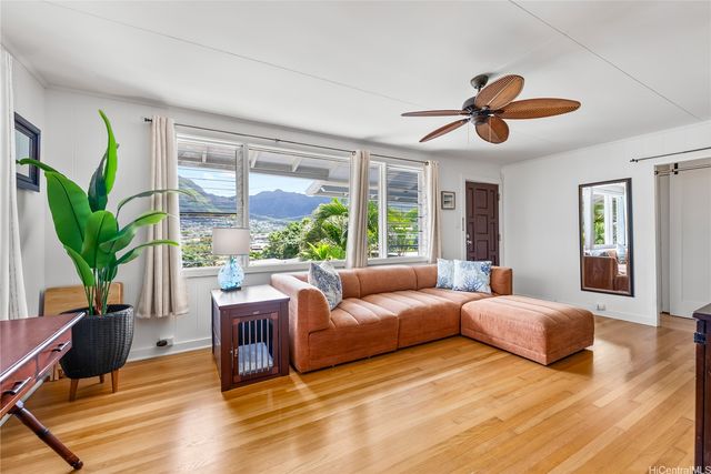 3017 Lanikaula Place, Honolulu, HI 96822
