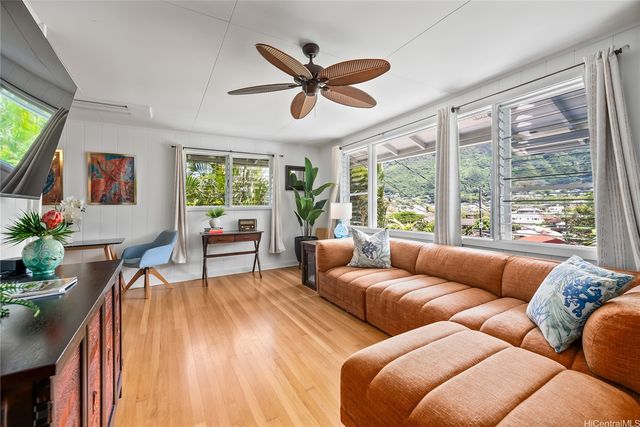 3017 Lanikaula Place, Honolulu, HI 96822