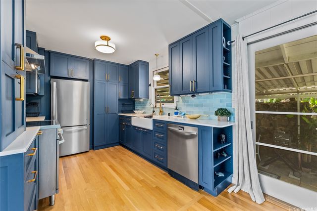 3017 Lanikaula Place, Honolulu, HI 96822
