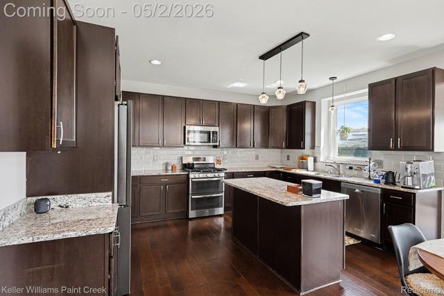 4846 E Stonegate Circle, Orion Charter Township, MI 48359
