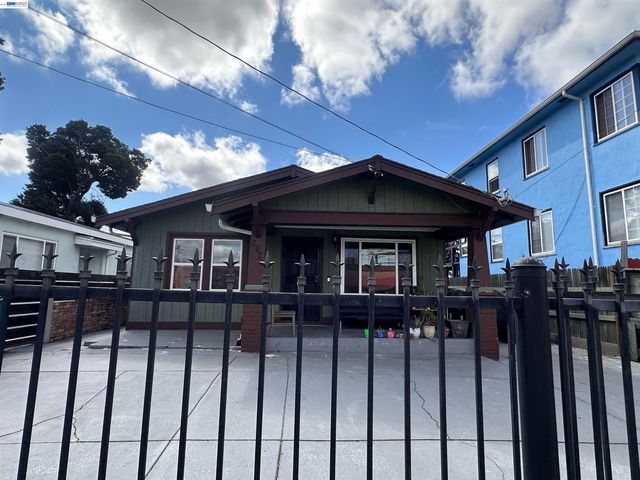 2474 Seminary Ave, Oakland, CA 94605