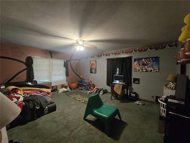 215 E Henry Street, Clinton, MO 64735