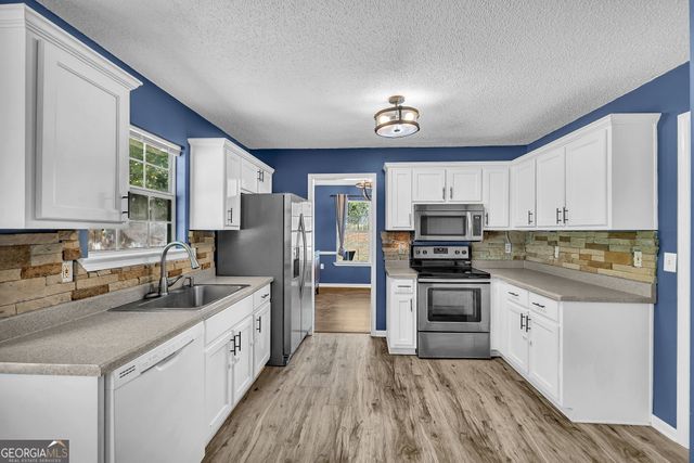 1404 Saddlebrook Court, Locust Grove, GA 30248