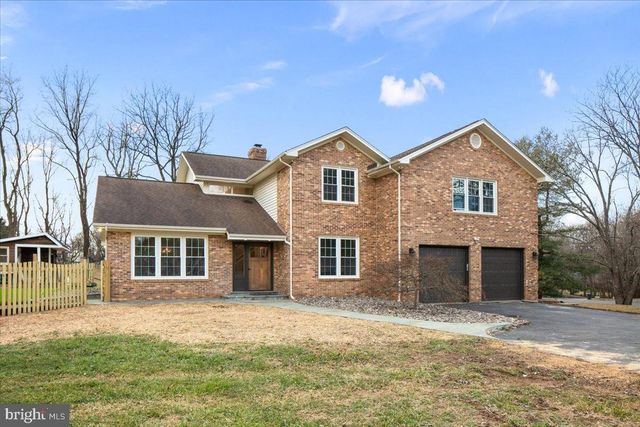 353 GALLOP WOOD PL, Great Falls, VA 22066