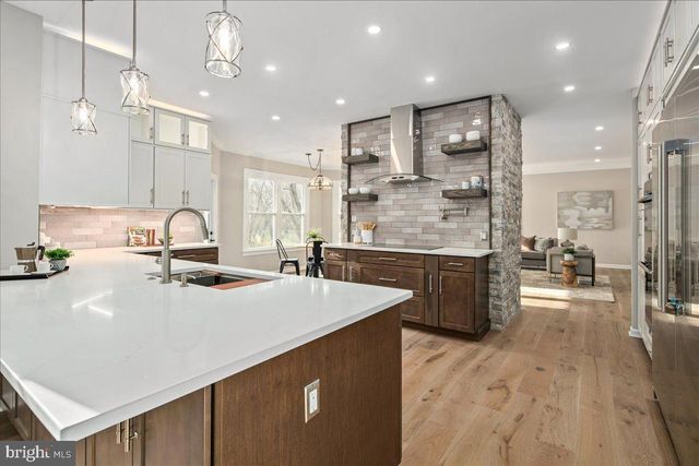 353 GALLOP WOOD PL, Great Falls, VA 22066