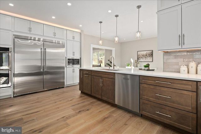 353 GALLOP WOOD PL, Great Falls, VA 22066