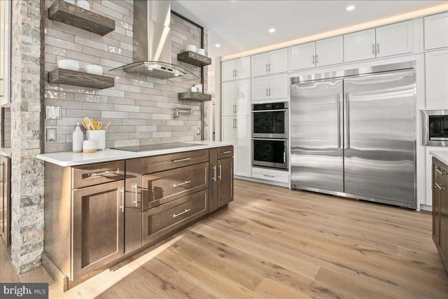 353 GALLOP WOOD PL, Great Falls, VA 22066