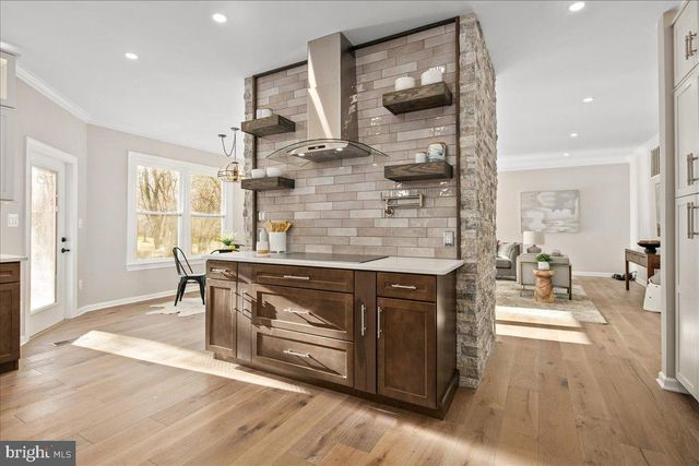 353 GALLOP WOOD PL, Great Falls, VA 22066