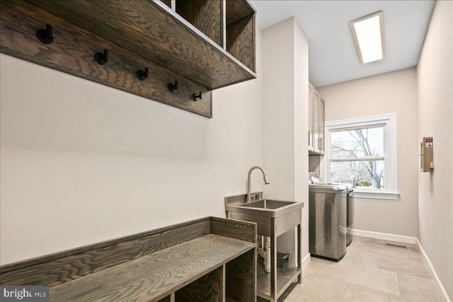 353 GALLOP WOOD PL, Great Falls, VA 22066